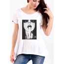 Γυναικείο T-Shirt σε λευκό χρώμα FINGER AT LIPS